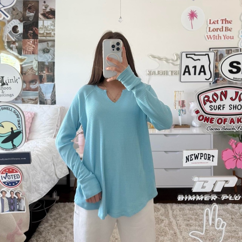 bright blue american eagle soft‎ knit top